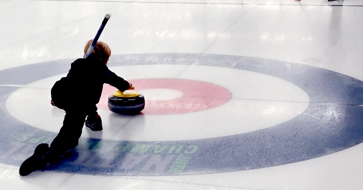 photo junior curler